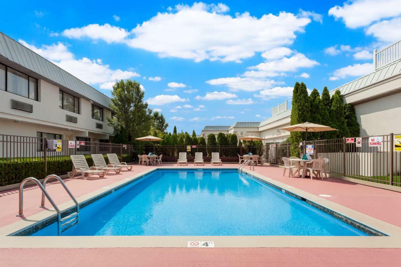 Best Western Leisure Inn Лейквуд Экстерьер фото